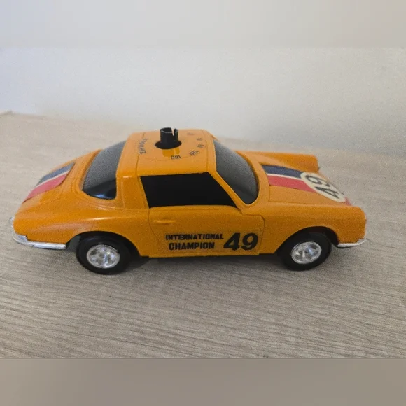 Vintage Electro Brand Radio AM X 10 K HZ Porsche Yellow Rare HTF #49 - Picture 3 of 5